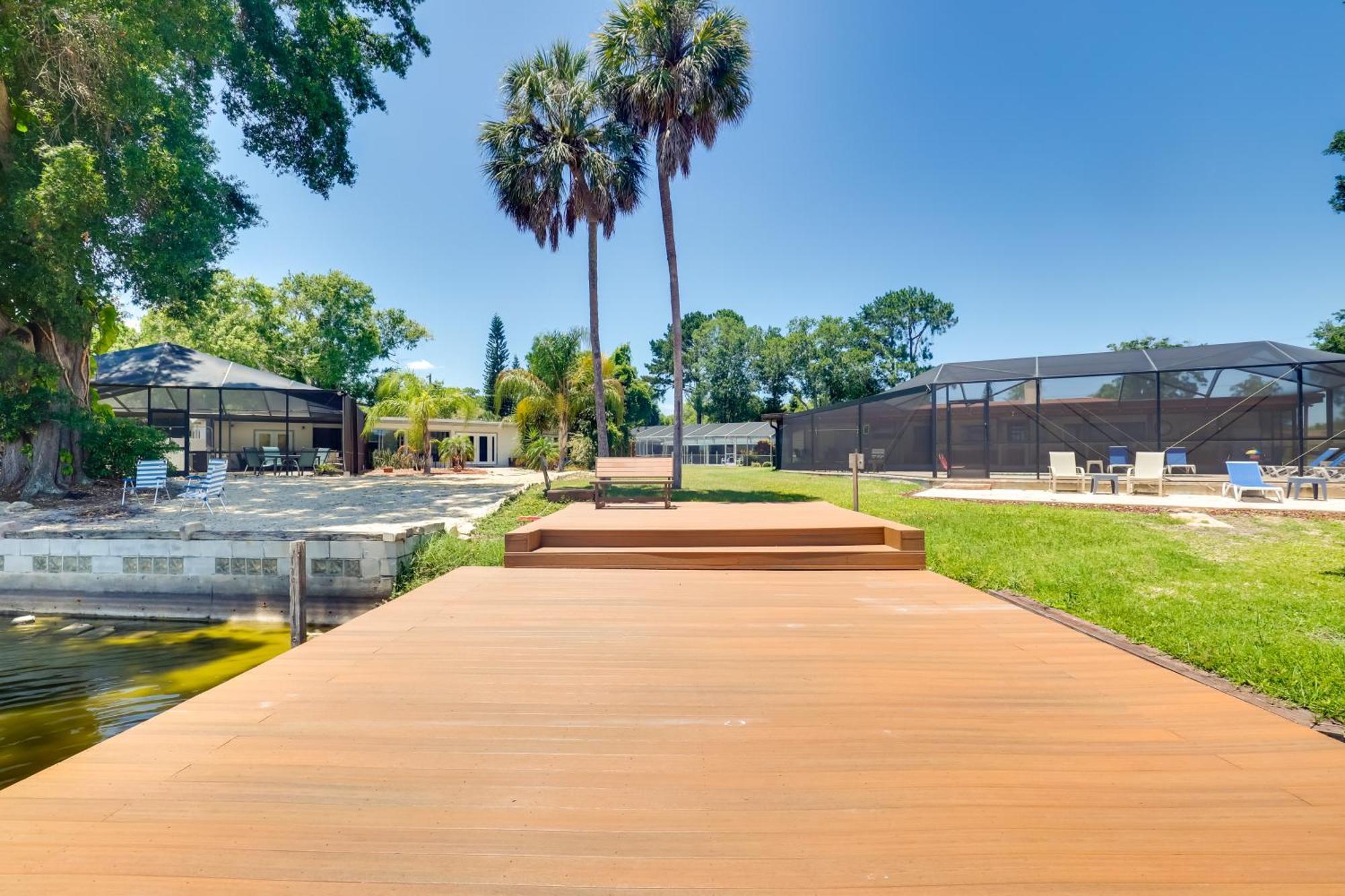 Waterfront With Pool About 5 Mi To Ybor City! Holiday home *