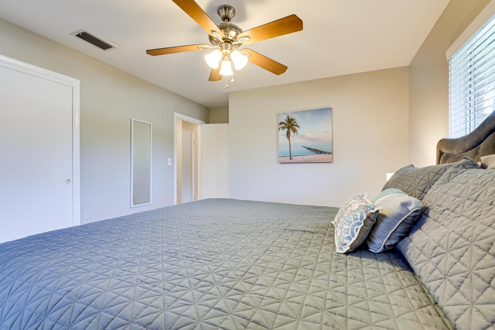 Holiday home Waterfront With Pool About 5 Mi To Ybor City!