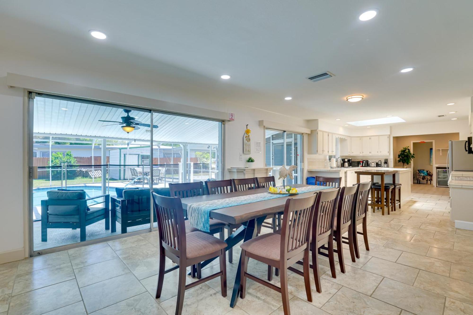 Waterfront With Pool About 5 Mi To Ybor City! Holiday home *