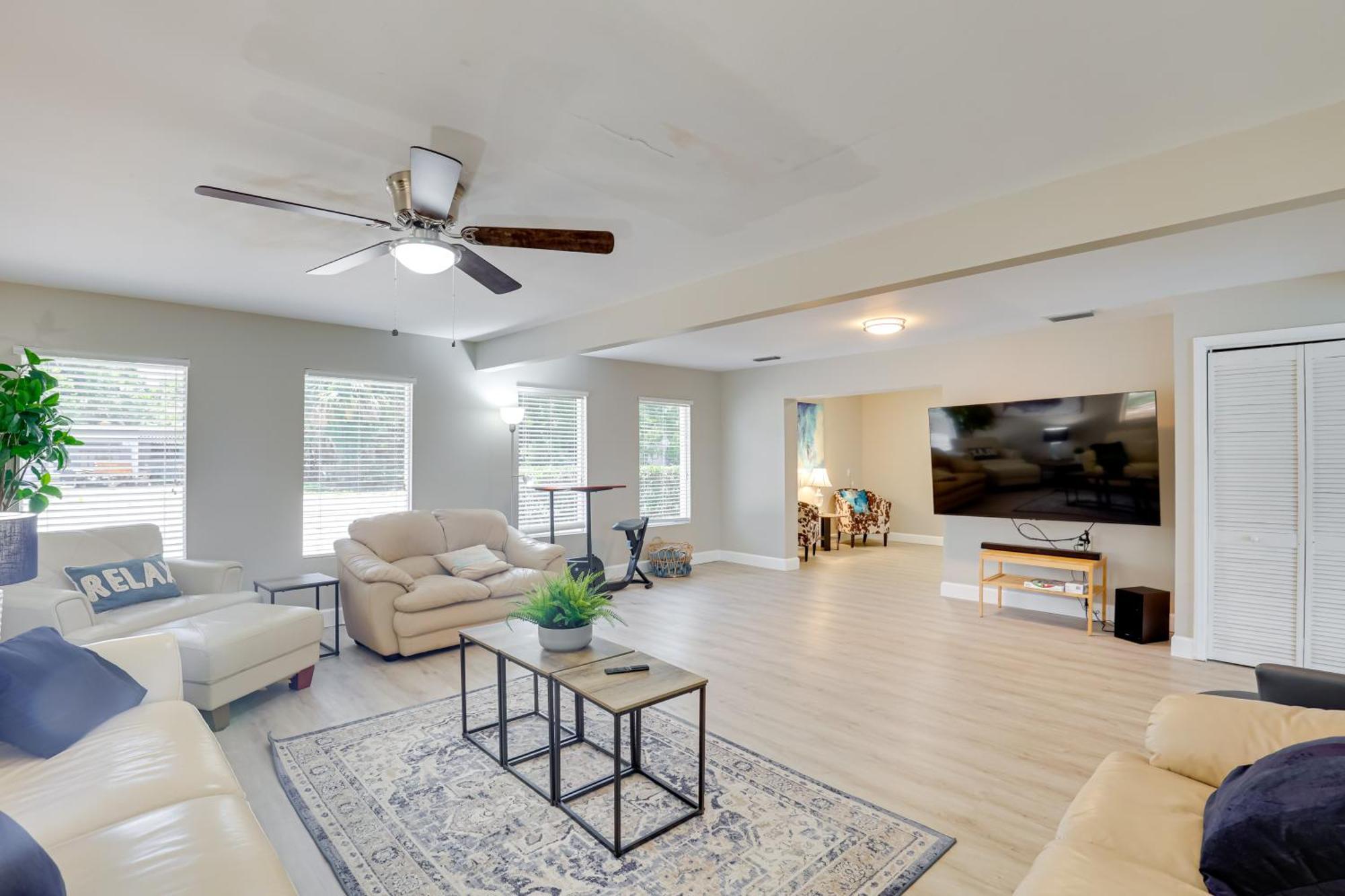 Waterfront With Pool About 5 Mi To Ybor City! Holiday home Tampa
