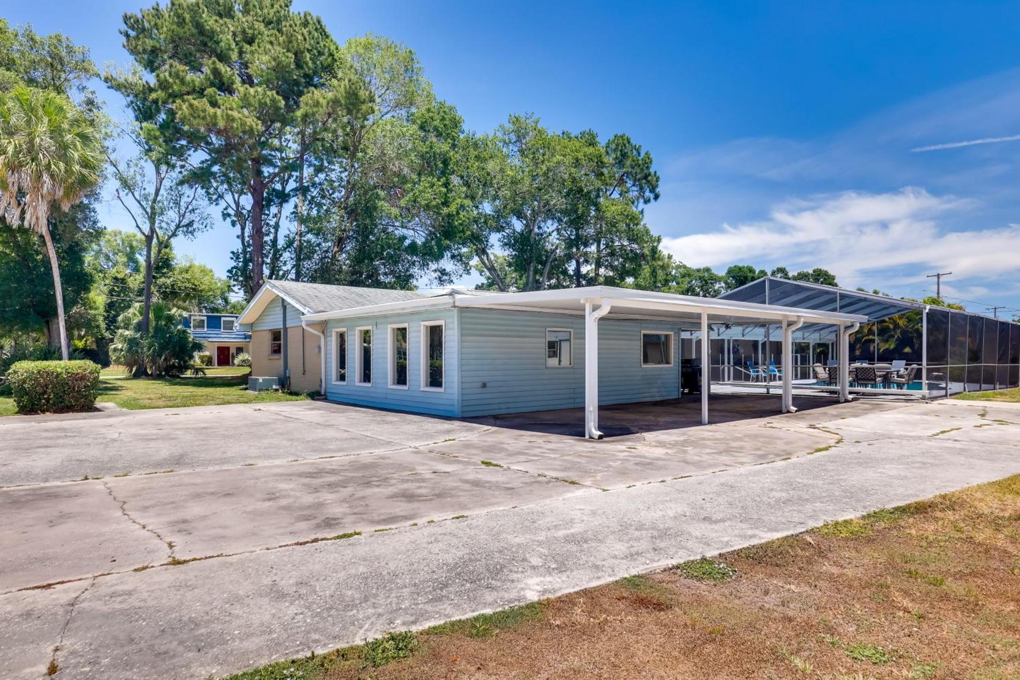 Waterfront With Pool About 5 Mi To Ybor City! Holiday home *